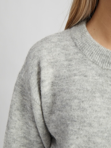 minus - Top 'Feline' en gris