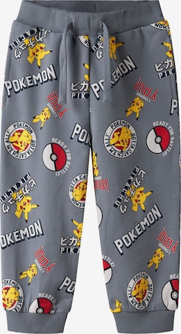 Tapered Pantaloni 'Pokémon' di NAME IT in grigio: frontale