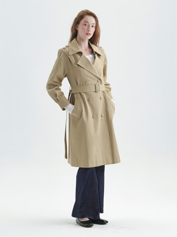 TorWeit Between-Seasons Coat 'Long Trench Coat' in Green