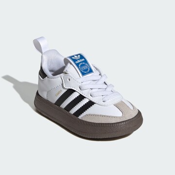 ADIDAS ORIGINALS - Sapatilhas 'Samba' em branco
