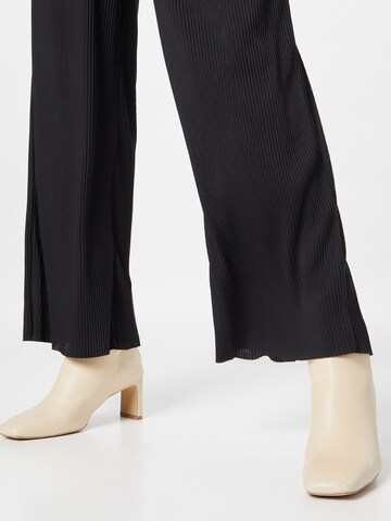 ABOUT YOU Loose fit Pants 'Dion' in Black