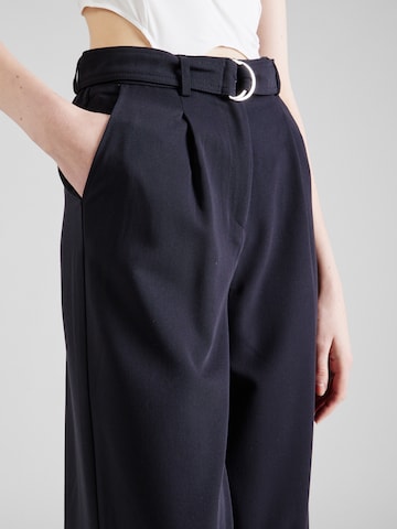 Wide leg Pantaloni con pieghe di Tally Weijl in nero