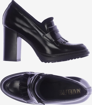 Madeleine Flats & Loafers in 38 in Black: front