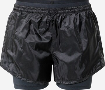 NIKE Regular Shorts in Schwarz: predná strana