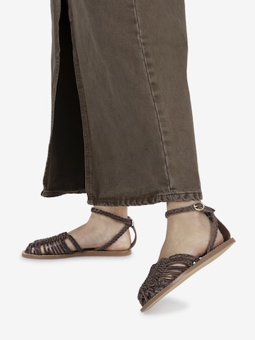 BRONX Strap Sandals in Brown: front