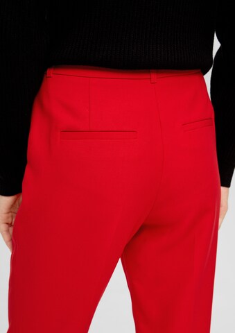 s.Oliver BLACK LABEL Normalny krój Spodnie w kant w kolorze czerwony