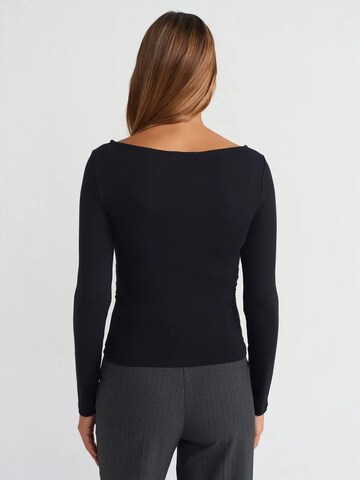 Dilvin Blouse in Black