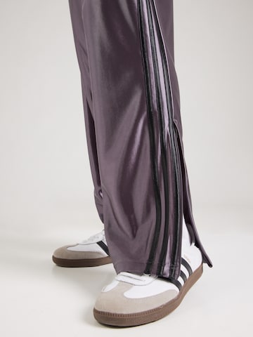ADIDAS ORIGINALS Свободный крой Штаны 'FIREBIRD' в Серый
