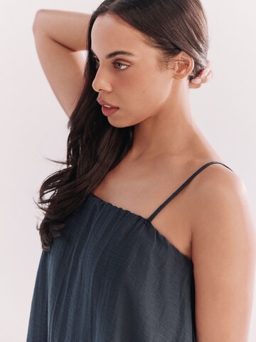 Next Top in Blau