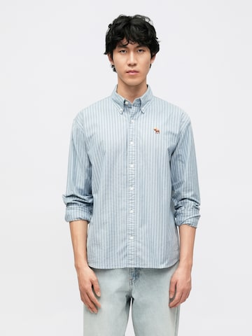 Abercrombie & Fitch Comfort Fit Skjorta i blå: framsida