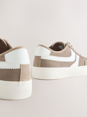 Next Sneaker in Braun