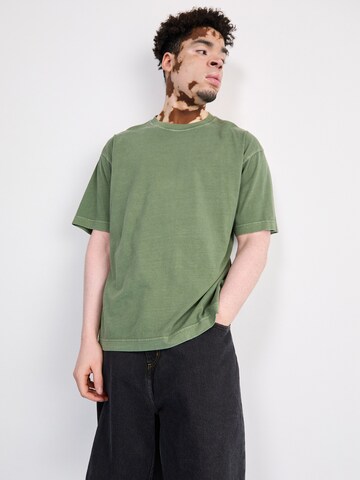 Carhartt WIP Avar lõige Teksapüksid 'Brandon', värv must