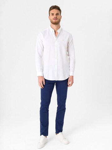 Coupe regular Chemise By Diess Collection en blanc