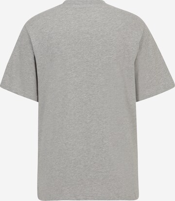 Nike Sportswear T-Shirt 'Essentials' in Grau