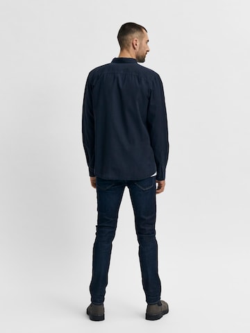 Coupe slim Jean 'Leon' SELECTED HOMME en bleu