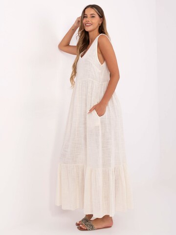 Madnezz House Kleid in Beige