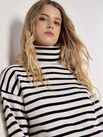 Pull-over Apricot en noir