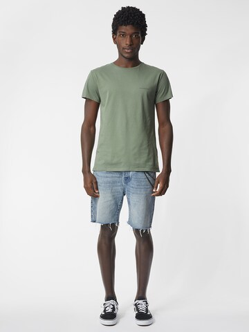 Young Poets T-Shirt 'Hein' in Grün