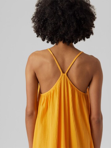 Vero Moda Tall - Vestido de verano 'Natali Nia' en amarillo