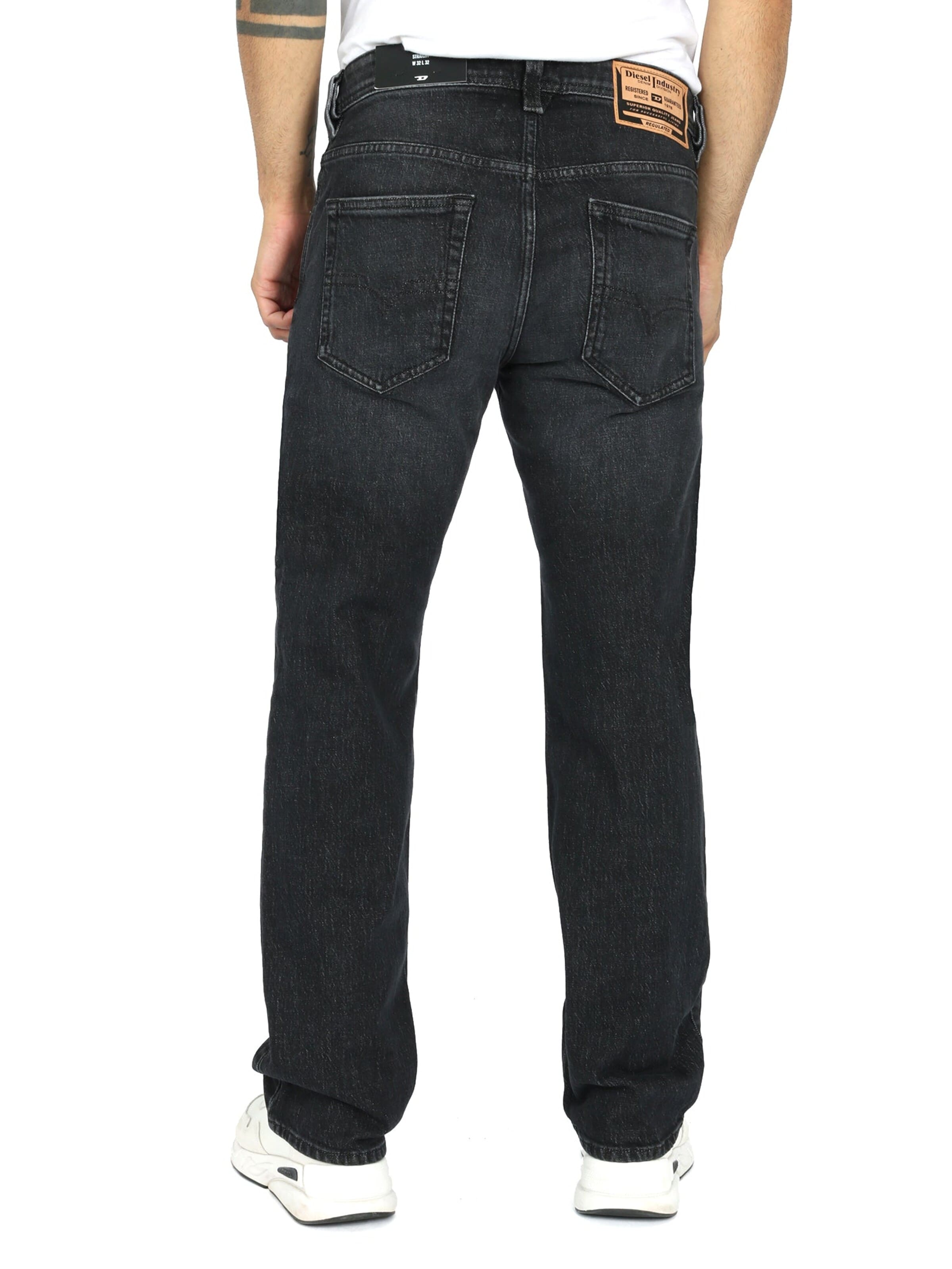 regular Jeans 'MARKEE R9H20' di DIESEL in nero