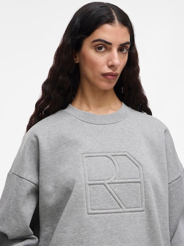 ROUGE EDIT Sweatshirt i grå