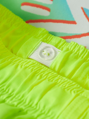 NAME IT - Bermudas 'NKMMAGNUS JAWS' en amarillo