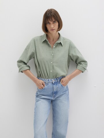 Mavi Shirt in Green: front