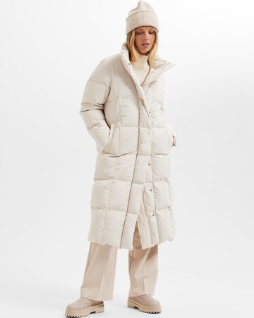 Manteau d’hiver 'Nita' SELECTED FEMME en blanc