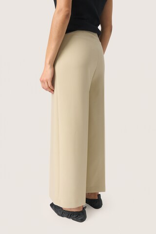 SOAKED IN LUXURY - regular Pantalón de pinzas 'Corinne' en beige