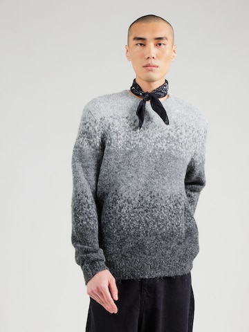 GUESS Sweater in Grey: front