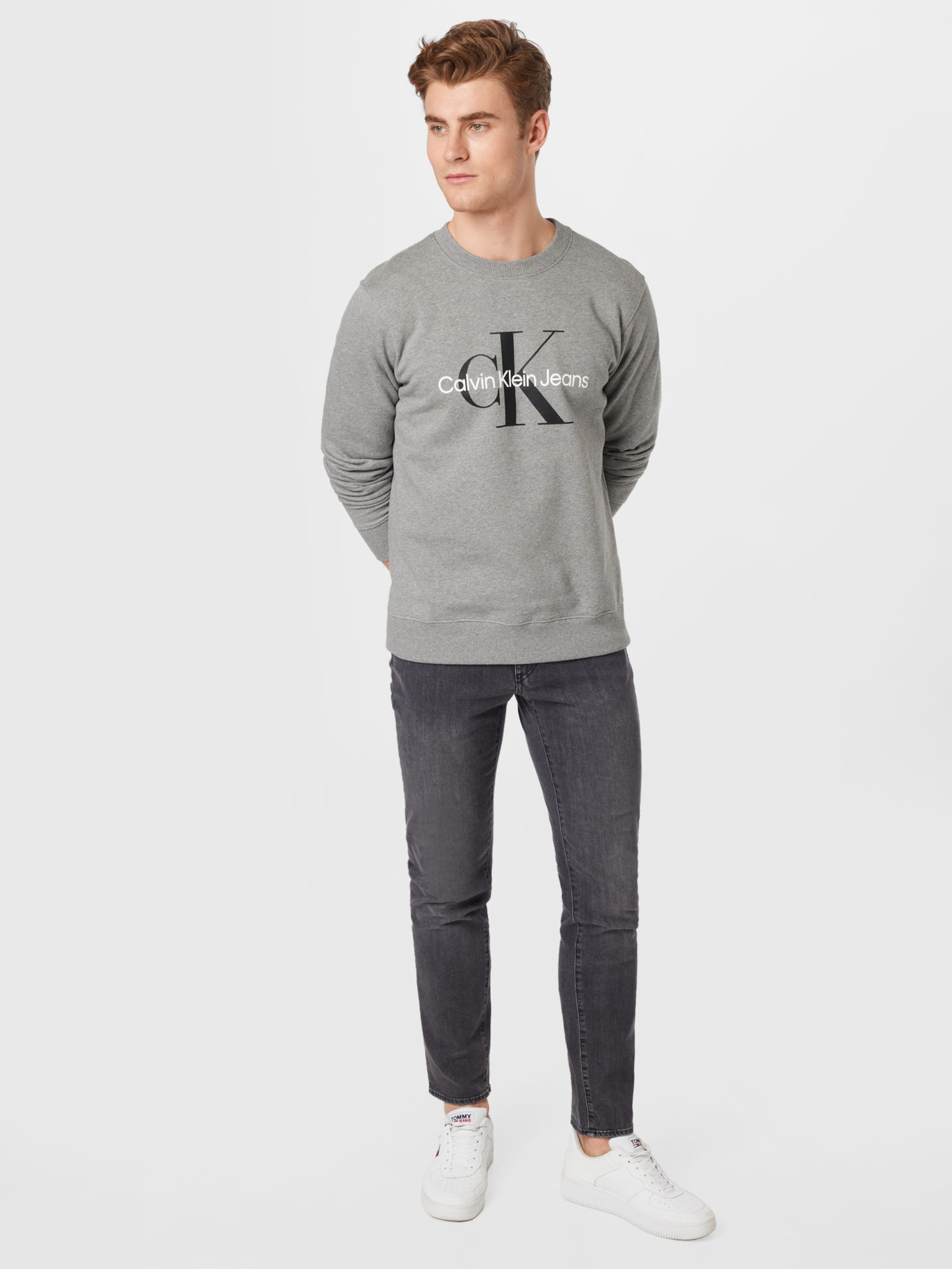 Calvin Klein Jeans Sweatshirt in Grey 