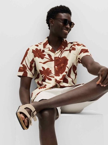 Coupe regular Chemise Marks & Spencer en beige : devant