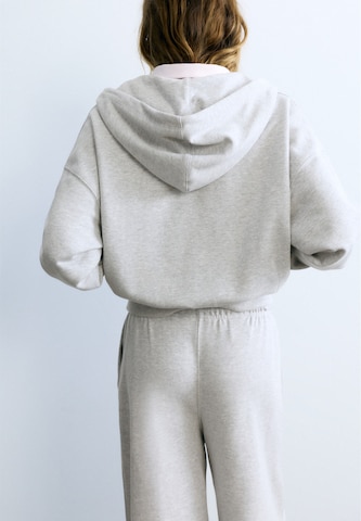 Hanorac de la Pull&Bear pe gri