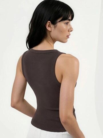Busem Top in Braun