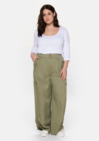 SHEEGO - Loosefit Pantalón cargo en verde: frente