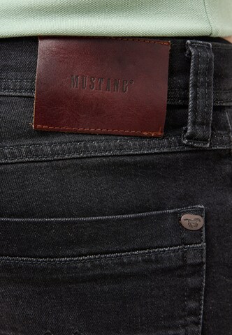 MUSTANG Loosefit Shorts 'Washington' in Schwarz