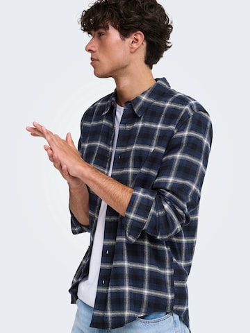 Coupe regular Chemise 'ONSGUDME' Only & Sons en bleu