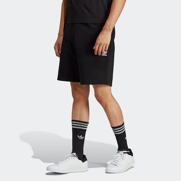 ADIDAS ORIGINALS Regular Shorts 'Trefoil Essentials' in Schwarz: predná strana