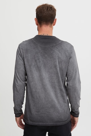 FQ1924 Langarmshirt in Schwarz