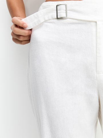 Bootcut Pantalon Pull&Bear en blanc