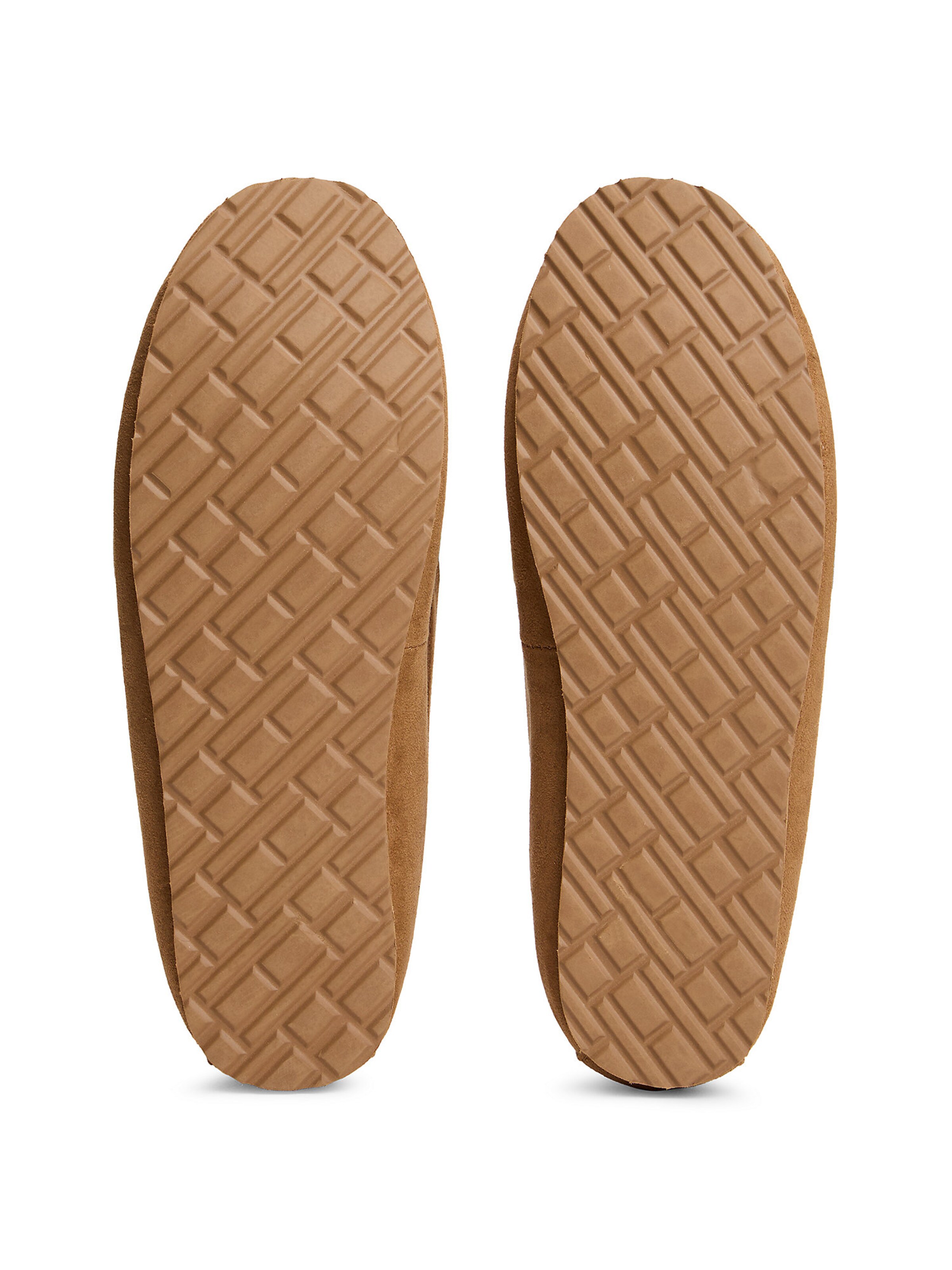 TOMMY HILFIGER Slippers in Brown