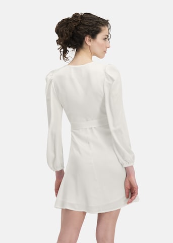 Nicowa Dress in White