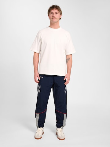 Hummel Loosefit Sporthose in Blau: Vorderseite