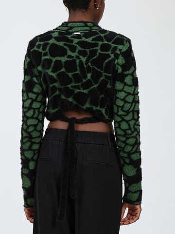 Influencer Pullover in Grün