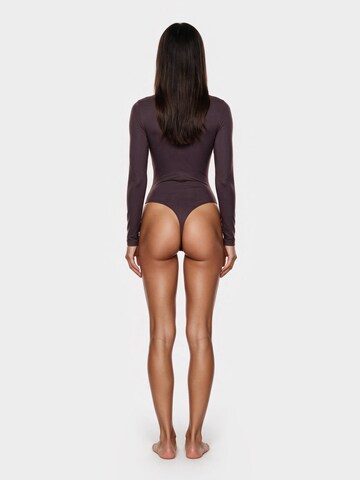 GOD SAVE QUEENS Body 'Second Skin Long Sleeve Crew-Neck Bodysuit' in Bruin
