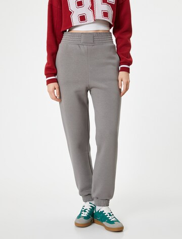 Koton Tapered Pants in Grey: front