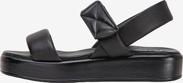 INUOVO Strap Sandals in Black: front