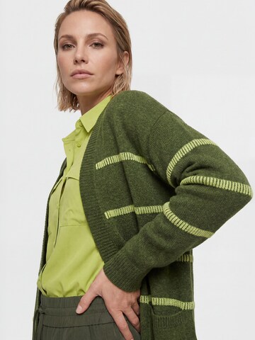 Olsen Strickjacke 'Cora' in Grün: Vorderseite