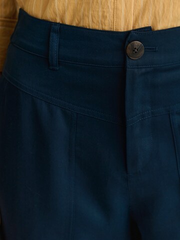 TATUUM Regular Trousers in Blue