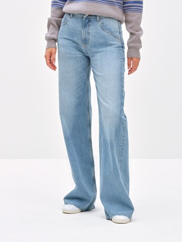 ABOUT YOU x Toni Garrn Wide leg Jeans 'Glenn' in Blauw: voorkant